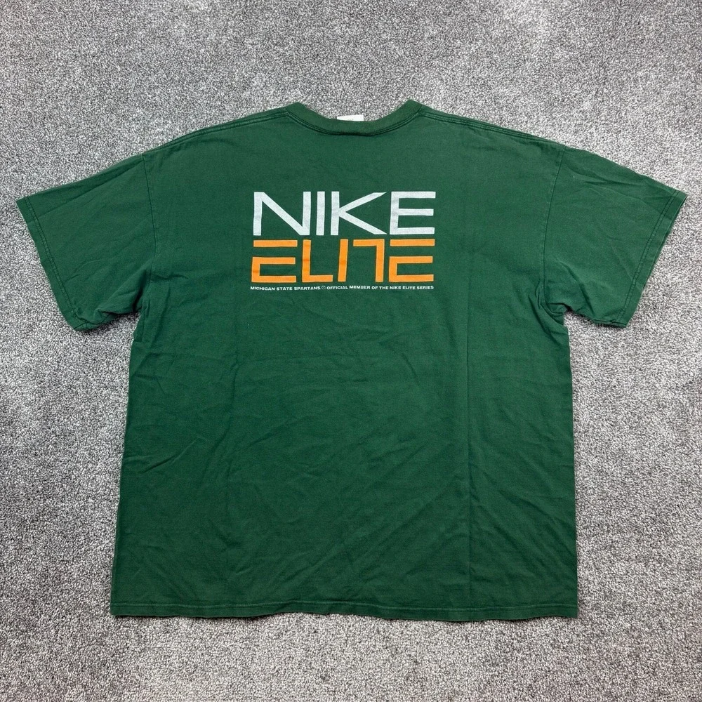 Nike measures 26